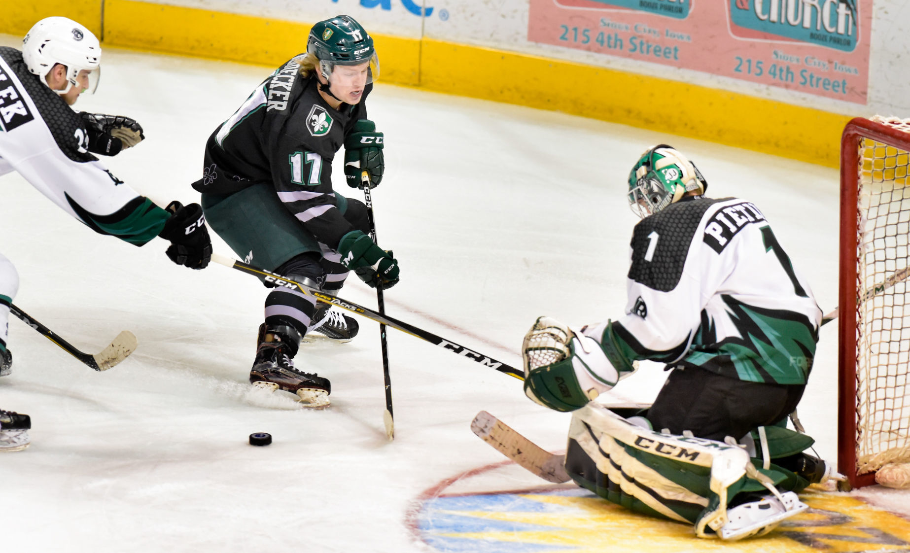 Hockey Cedar Rapids at Musketeers